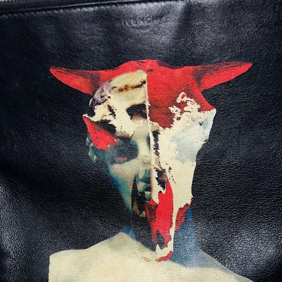 Givenchy clutch - Picture 1 of 9